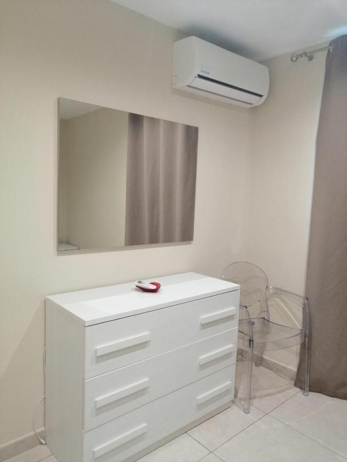 Apartament Attico Con Terrazza A Bari Zewnętrze zdjęcie