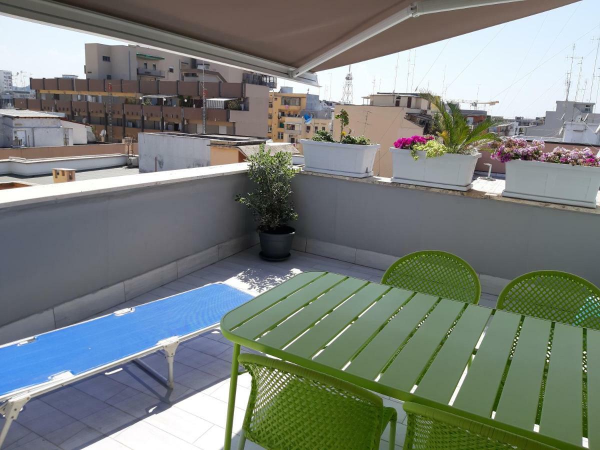 Apartament Attico Con Terrazza A Bari Zewnętrze zdjęcie